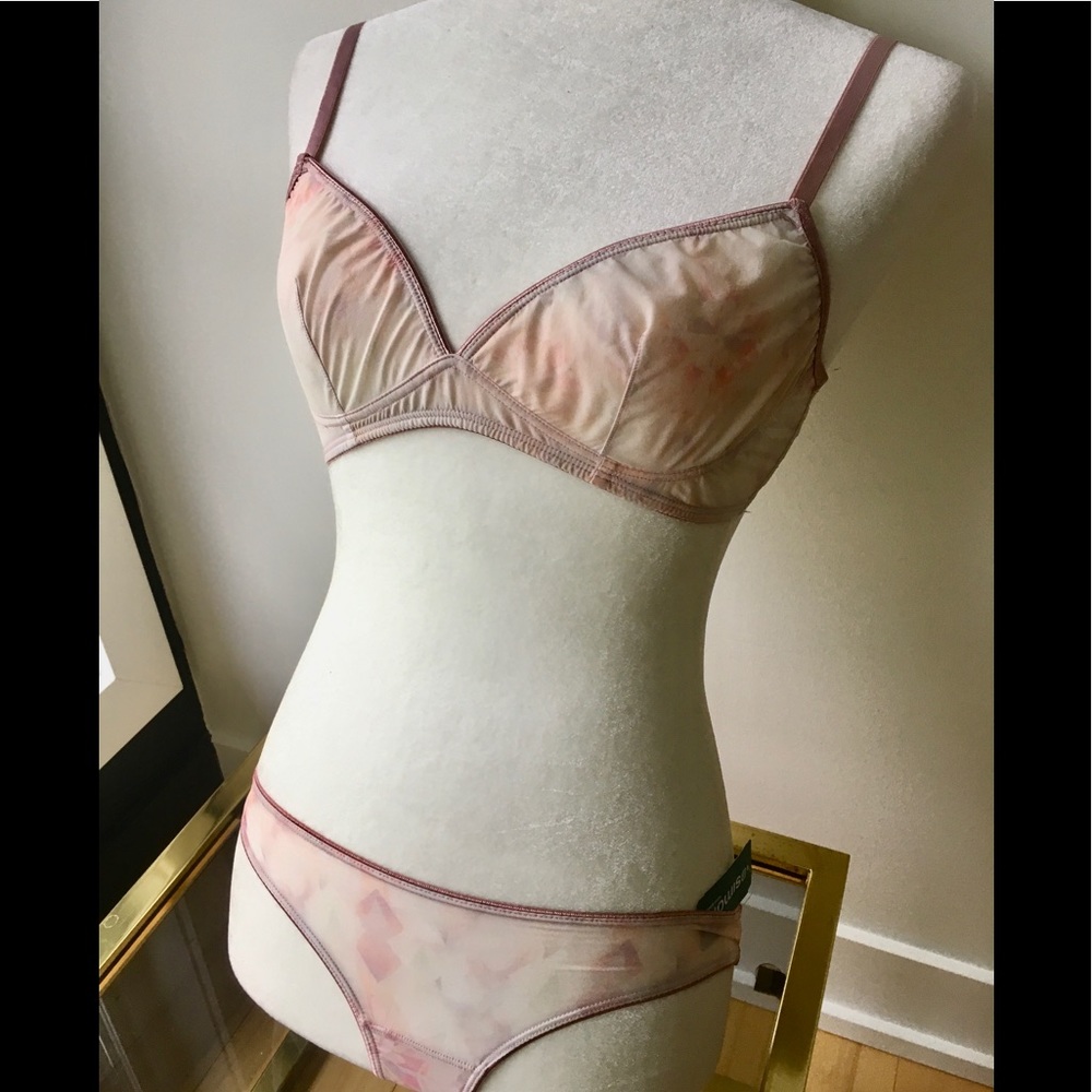 🦋CLEAR OUT!🦋 Bra and thong underwear